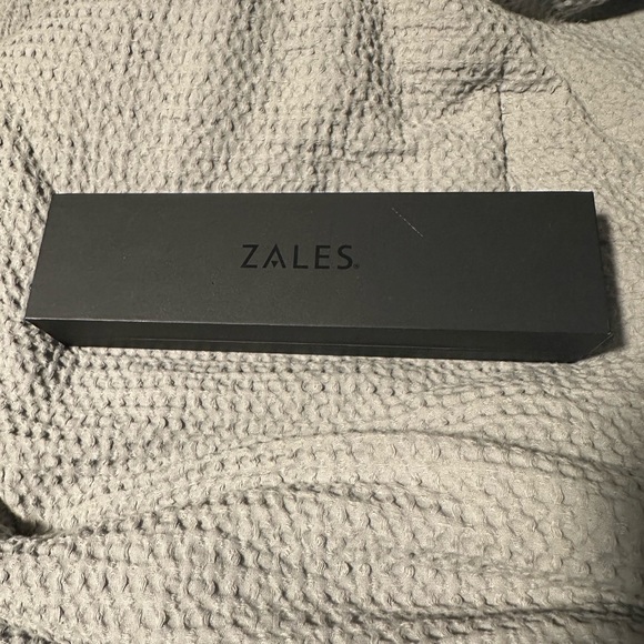 BRAND NEW Men’s 1/20 CT. T.W. Diamond Rectangle Link Bracelet in Stainless Steel - Picture 4 of 7